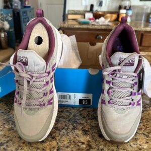 Skechers GOrun Trail Athletic Shoes - Cream and Purple 9.5Wide